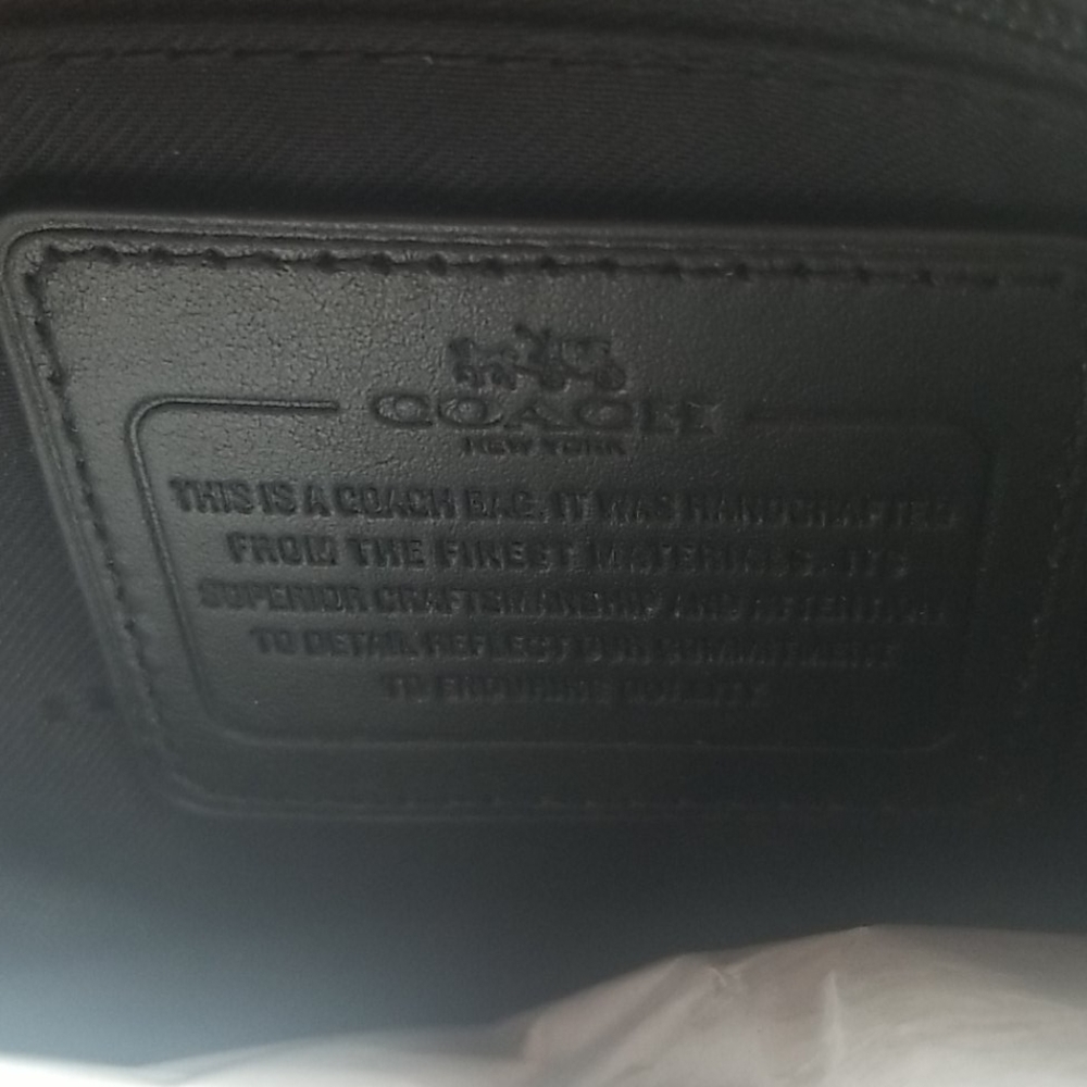 Coach crossbody - Picture 2 of 3